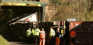 Traffic lights on A325 at Wrecclesham this weekend for bridge works