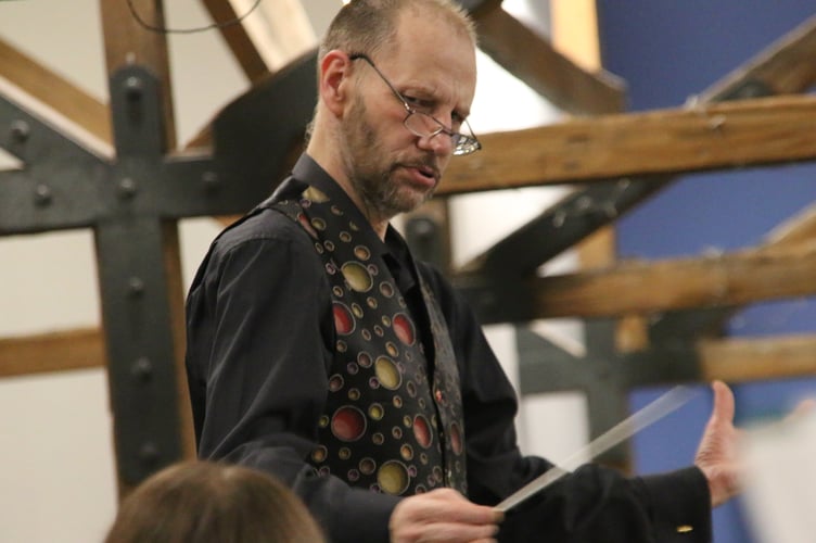 Jeremy Morrish conducts the Alton Concert Band, October 2022.