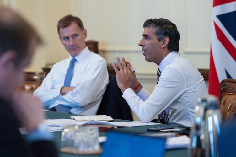 Jeremy Hunt (left) and Rishi Sunak (right)