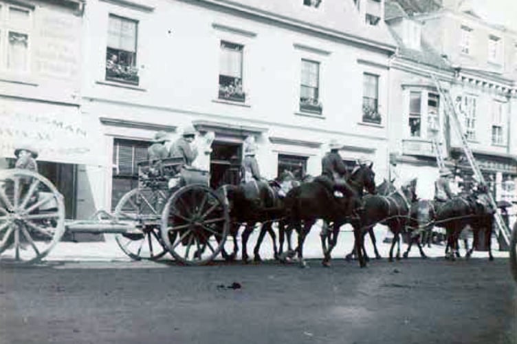 Horses in Alton High Street.