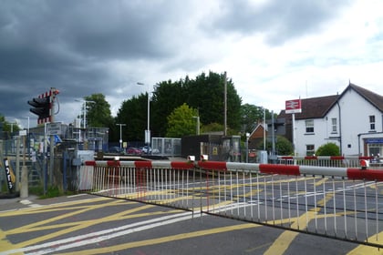 Cutting waiting times at level crossing key to Liss regeneration plans