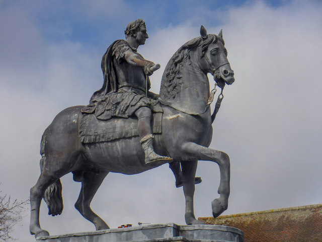 Petersfield's King Billy statue should be replaced by cricket great