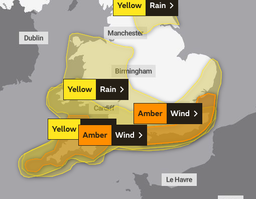 Storm Ciarán: Amber weather warning in place for 'very strong winds'