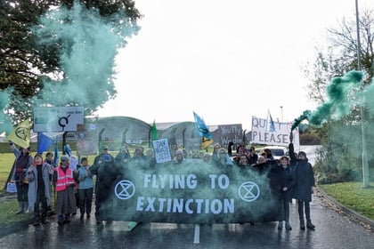 Climate activists block entrance to Farnborough Airport