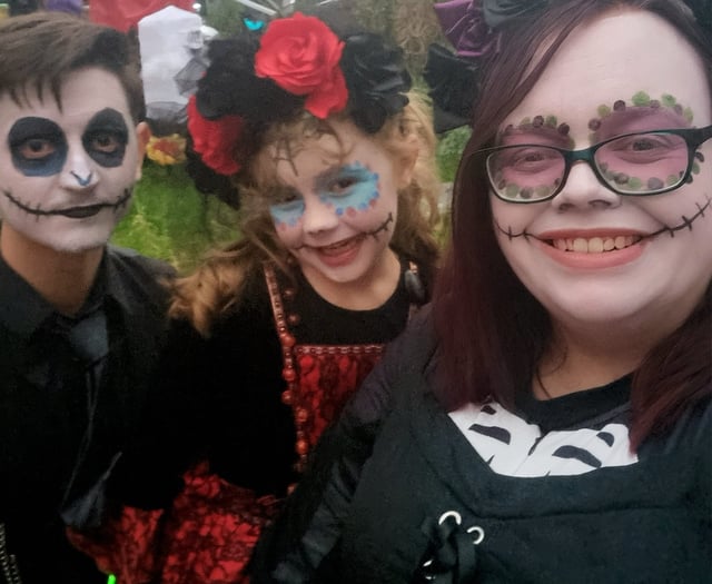 Family's Hallowe'en garden raises more than £200 for charity