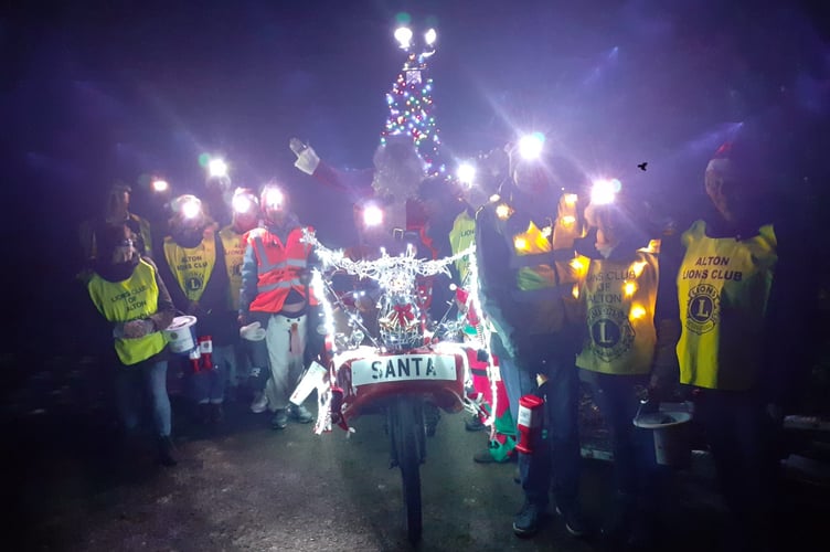 Alton Lions Club Santa Sleigh PIC3