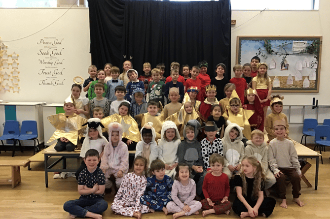 Year 1 Oak and Year 2 Larch classes, Key Stage 1 nativity A King is Born!, St Lawrence CE Primary School, Alton, December 16th 2024.