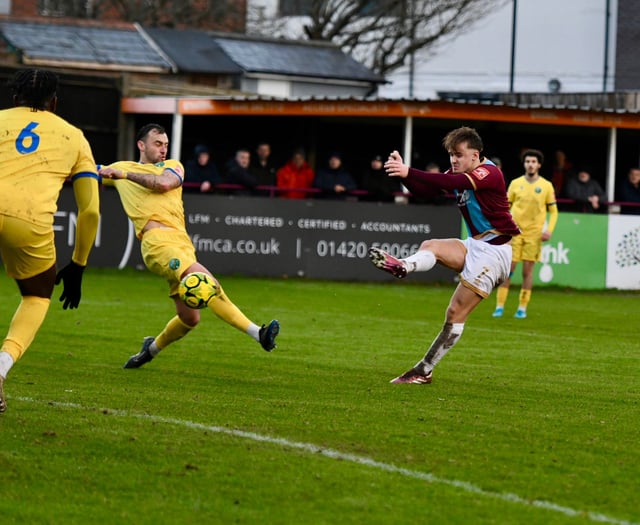 League leaders Town have to settle for draw against Ascot